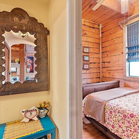 Mighty Oak Log Cabin Фредеріксбург Екстер'єр фото