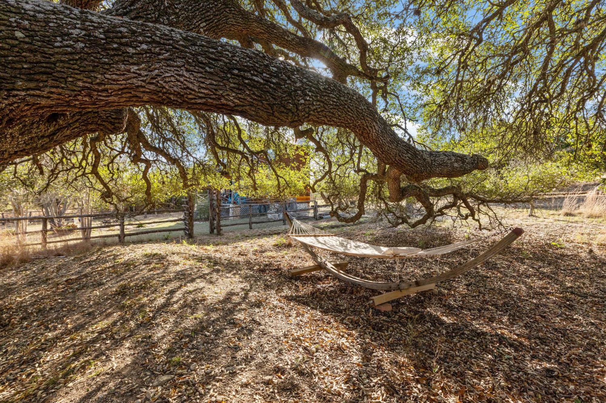 Mighty Oak Log Cabin Фредеріксбург Екстер'єр фото