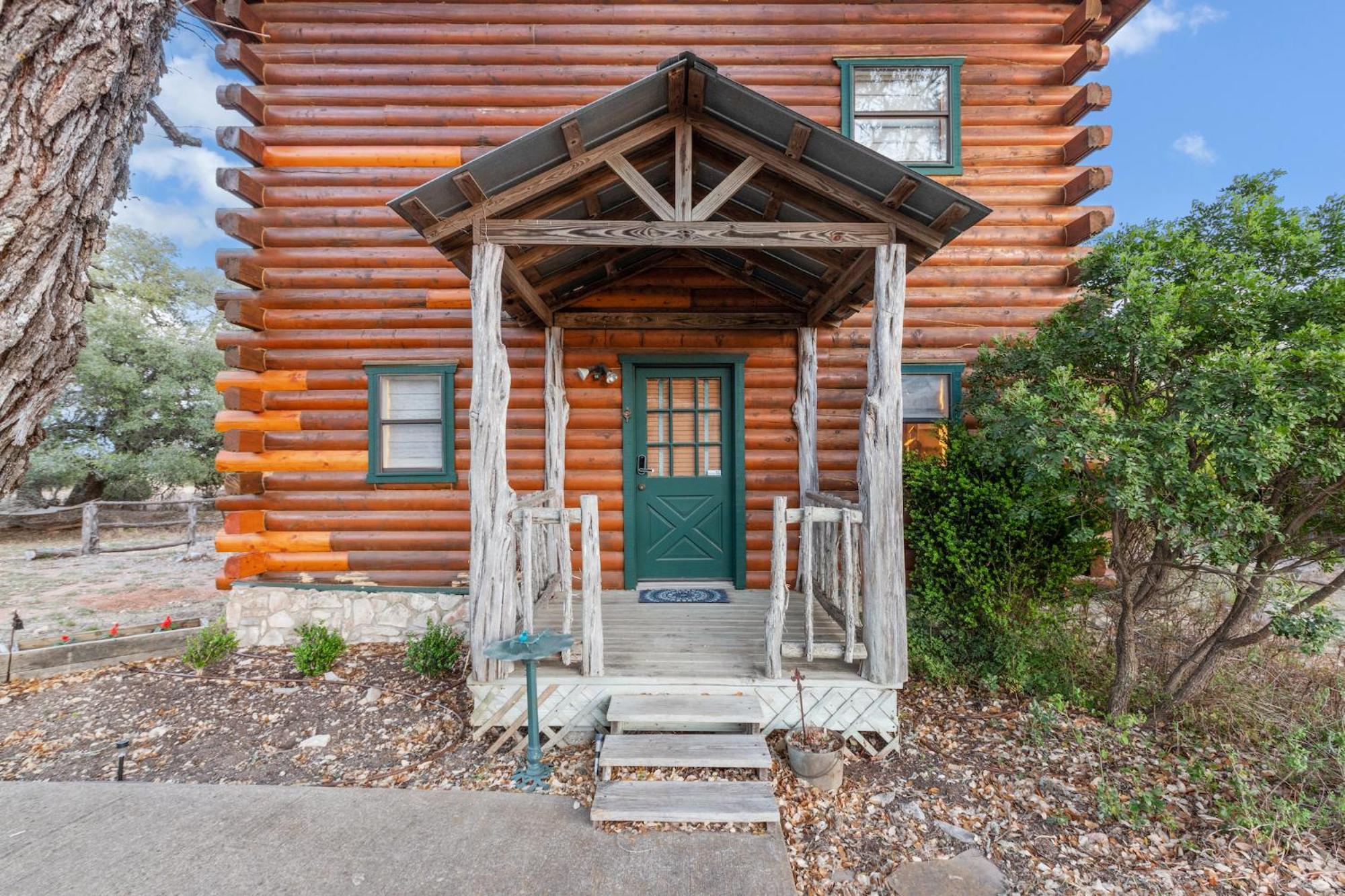 Mighty Oak Log Cabin Фредеріксбург Екстер'єр фото