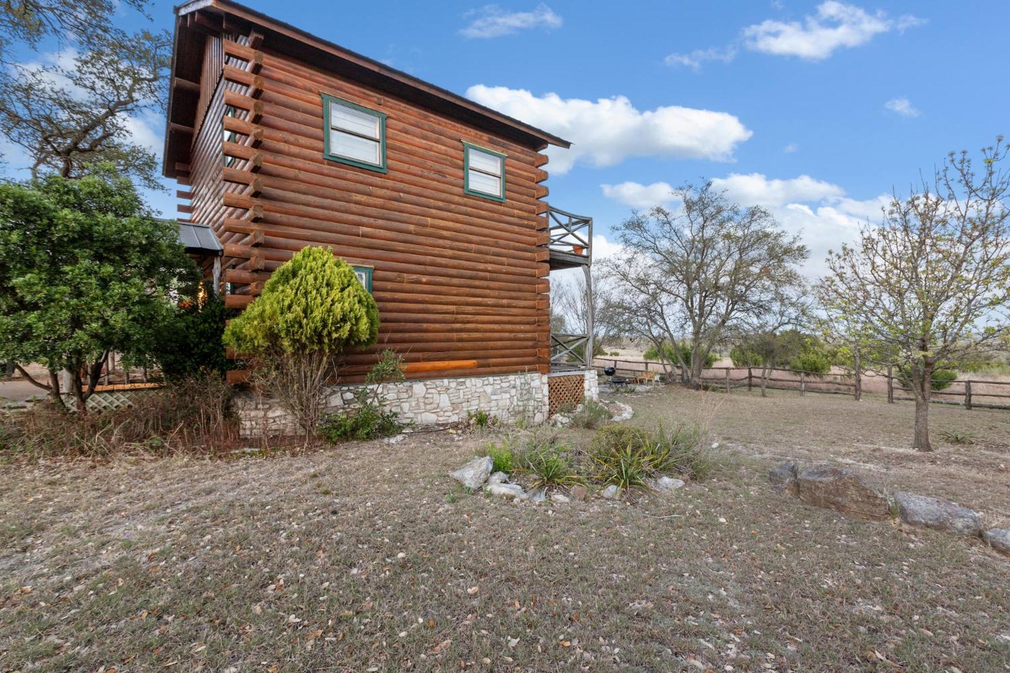 Mighty Oak Log Cabin Фредеріксбург Екстер'єр фото
